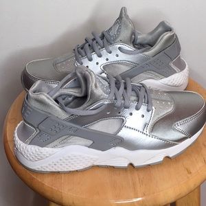 Nike | Silver Huarache